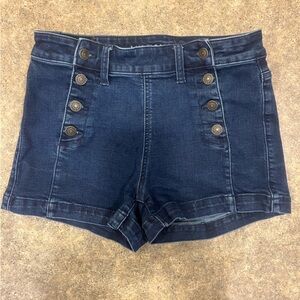 American Eagle  Jean Shorts - Buttons on both sides work - no zipper. Size 8